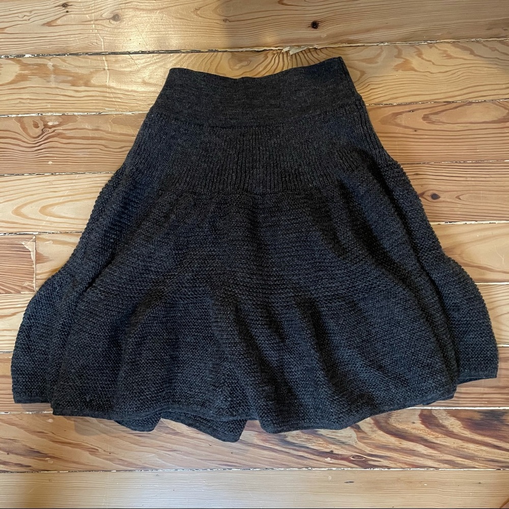 Aoyama Itchome tiered knit skirt